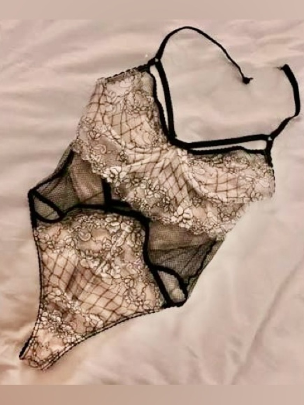 Rare Victoria’s Secret 32B underwire Teddy lingerie bodysuit thong lace mesh EUC